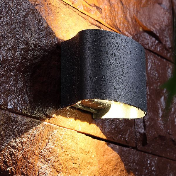 Luminara Outdoor Wall Lamp