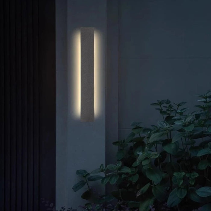 Mizu Outdoor Wall Lamp