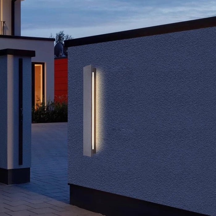 Mizu Outdoor Wall Lamp