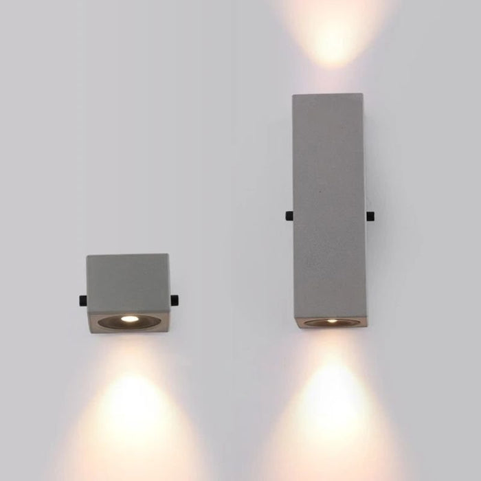 Oaksa Outdoor Wall Lamp