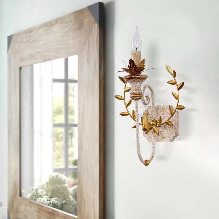 Perach Wall Lamp