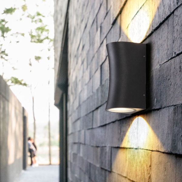 Solara Outdoor Wall Lamp
