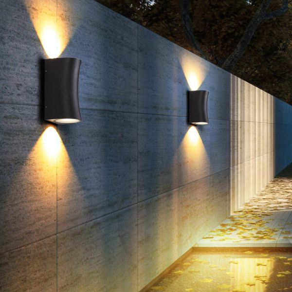 Solara Outdoor Wall Lamp